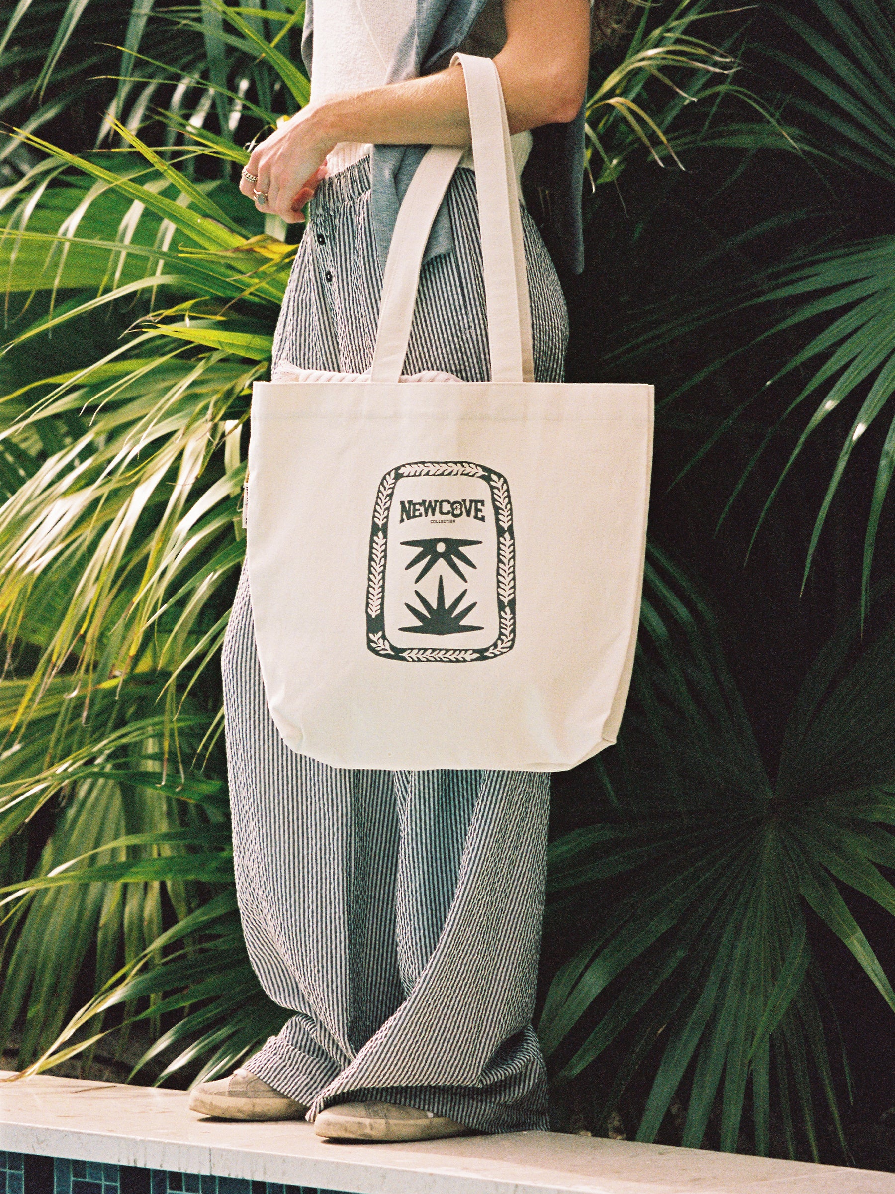 New Cove Resort Beach Tote – Travel-Friendly & Spacious