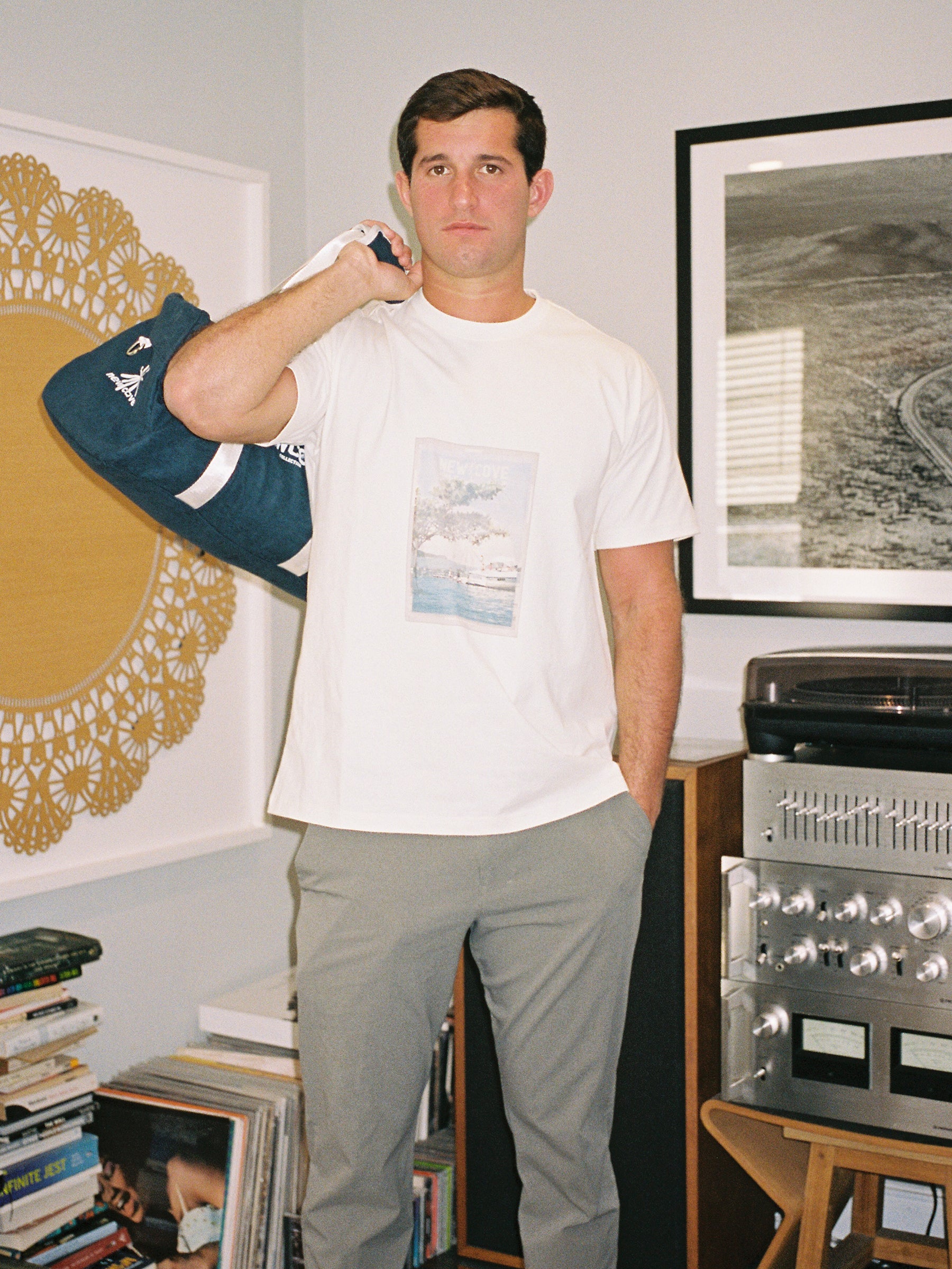 Minimalist travel t-shirt for resort wear and casual outfits