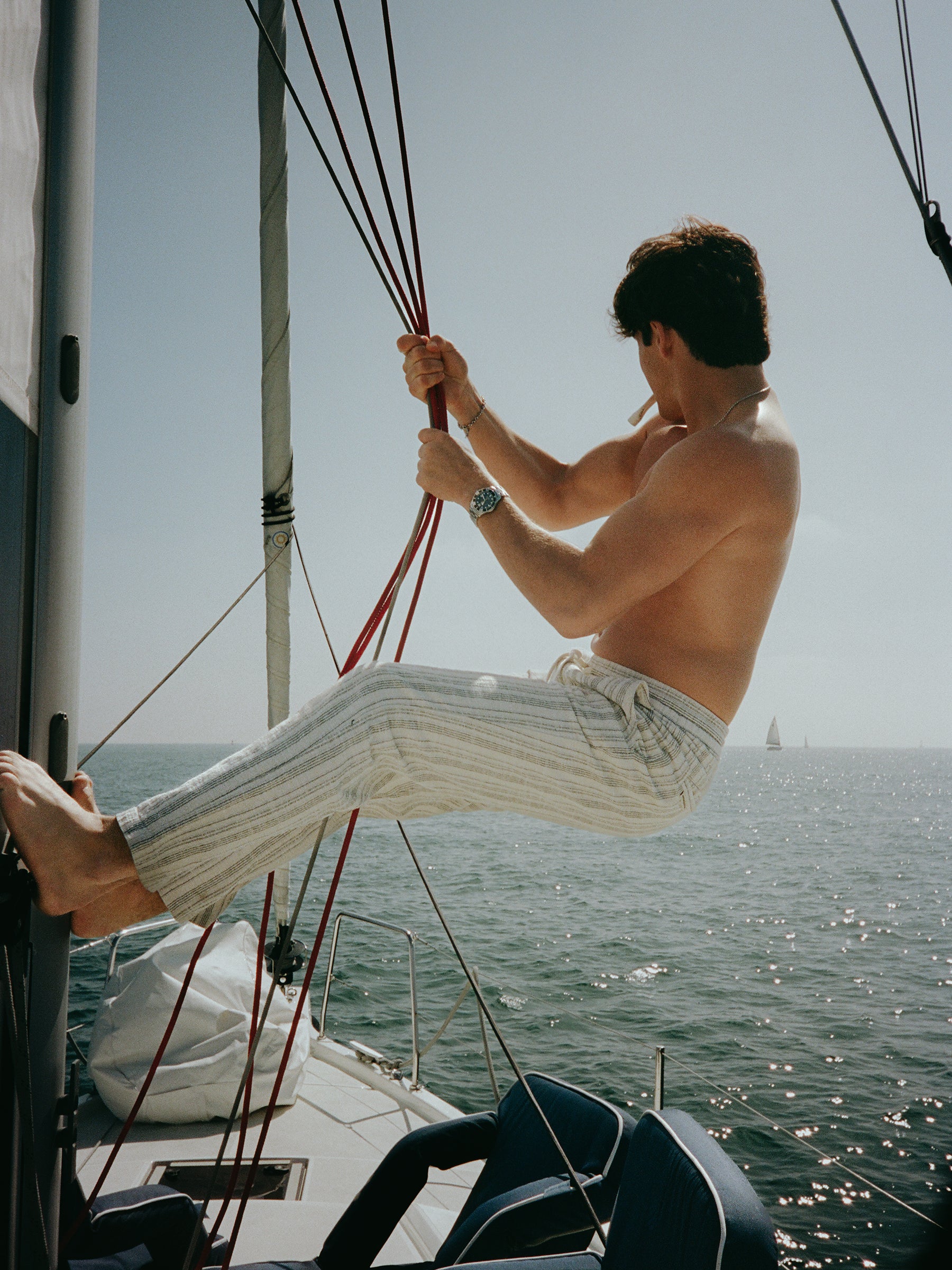 Drawstring linen pants with striped fabric for resort wear