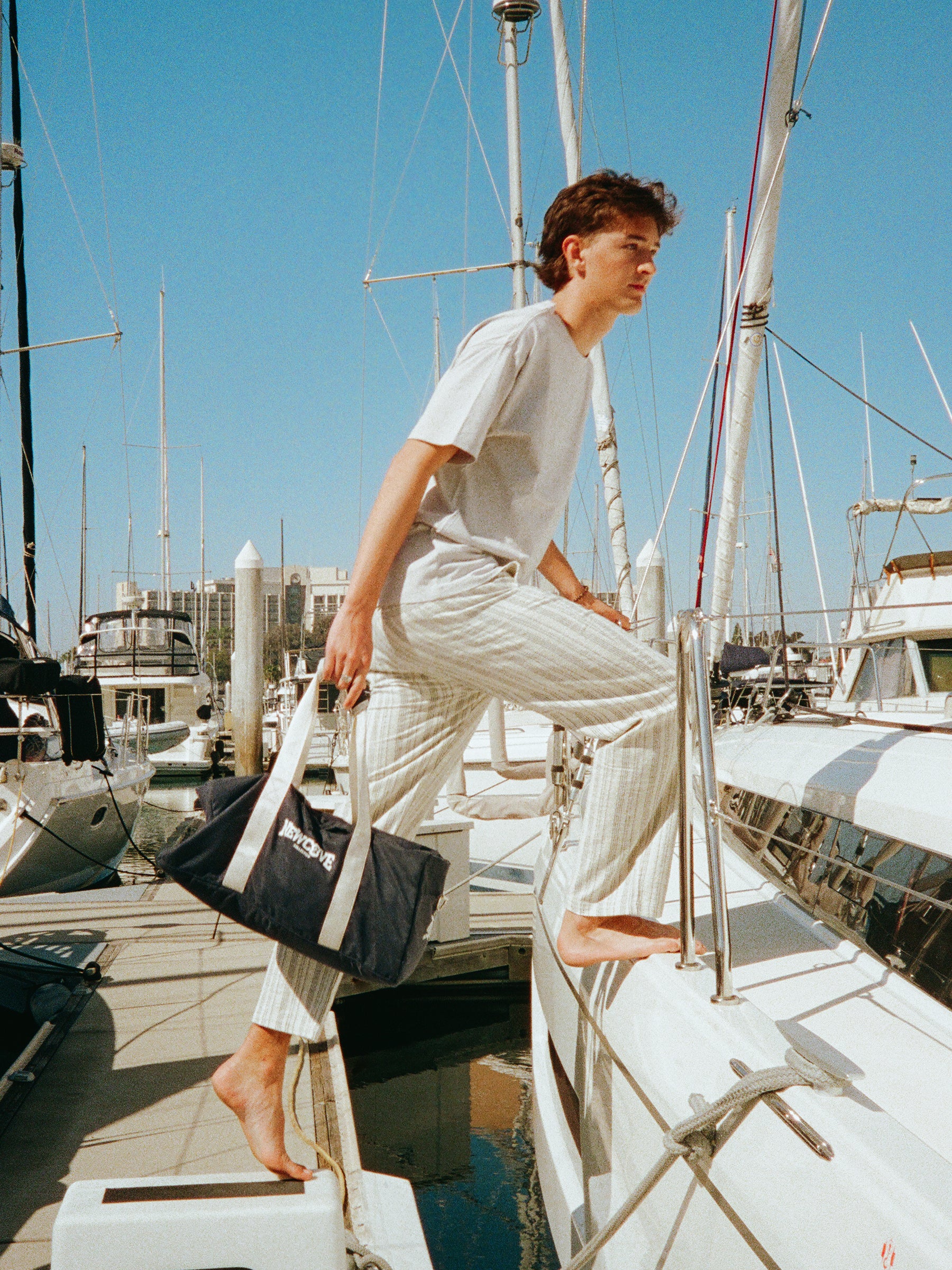 Drawstring linen pants with striped fabric for resort wear