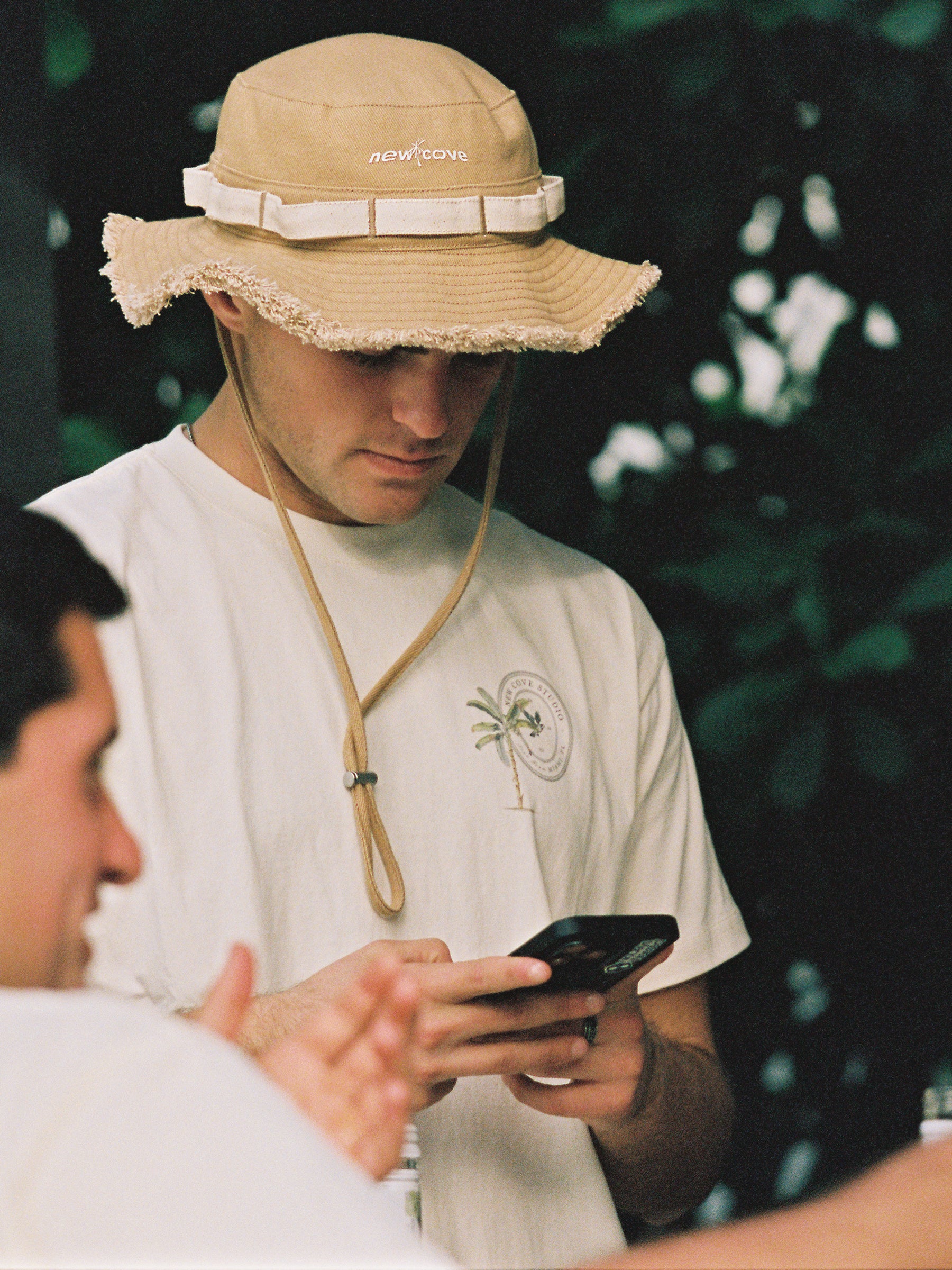 Palm Studio T-Shirt – Resort Wear & Travel T-Shirt